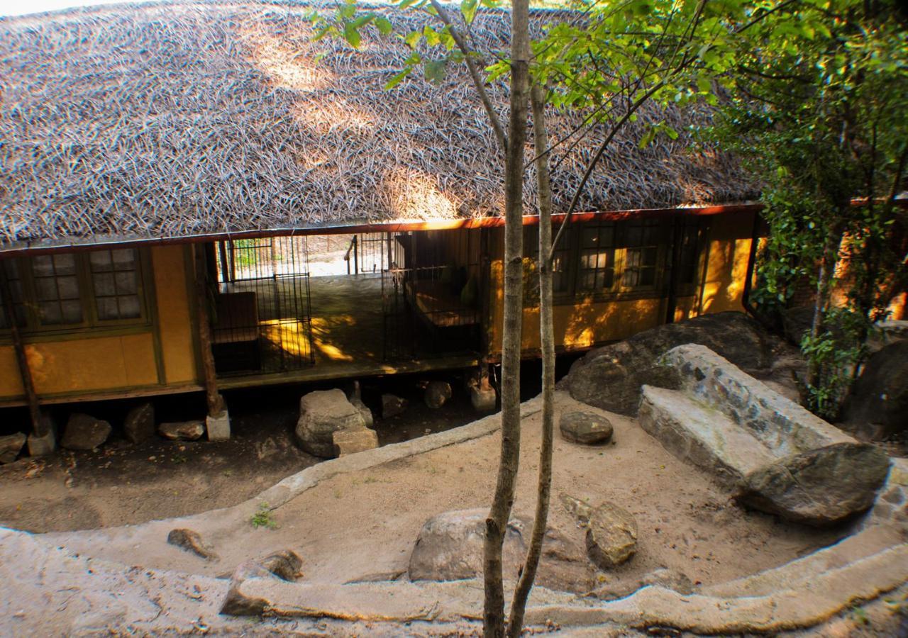 Back Of Beyond - Wild Haven Villa Sigiriya Exteriör bild
