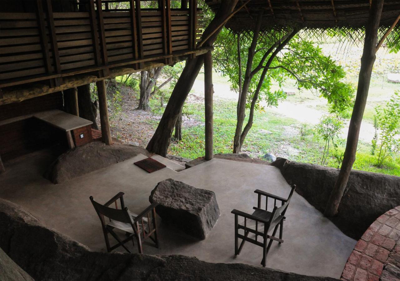 Back Of Beyond - Wild Haven Villa Sigiriya Exteriör bild